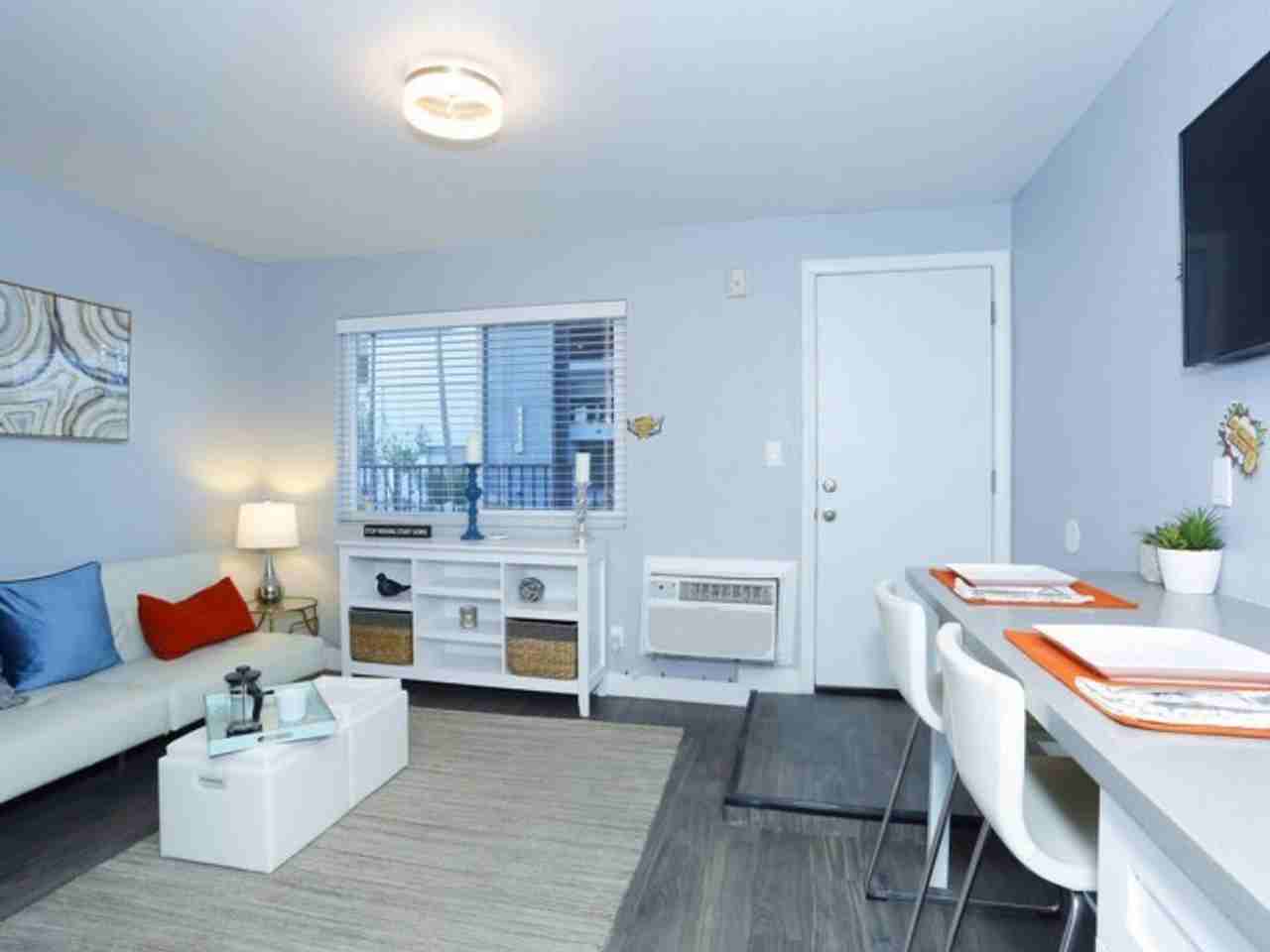 150 Hoover Ave - Photo 2 of 26