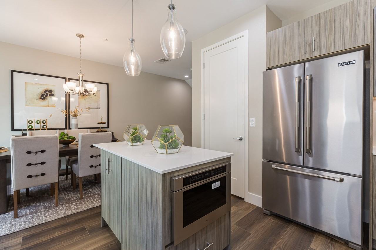 Paxton Calabasas - Photo 3 of 50