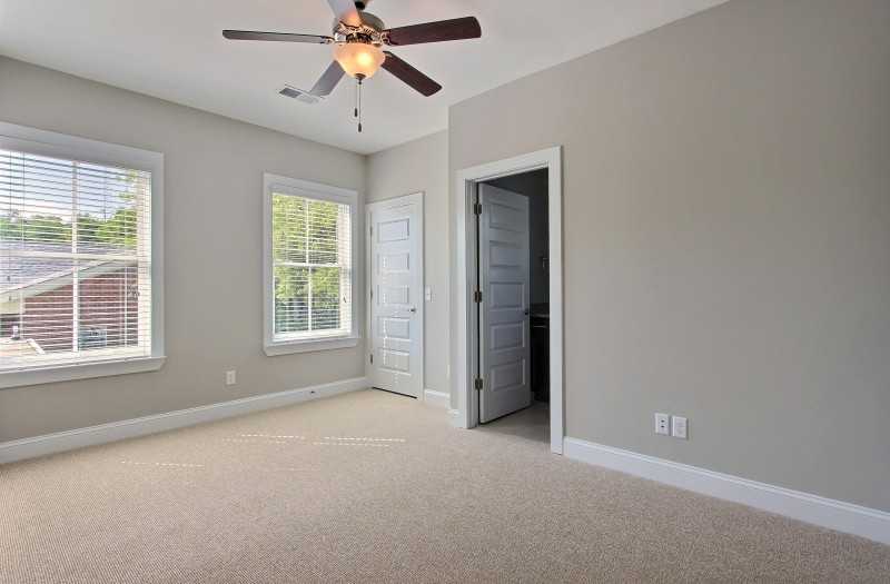 607 E Broad St - Photo 7 of 13