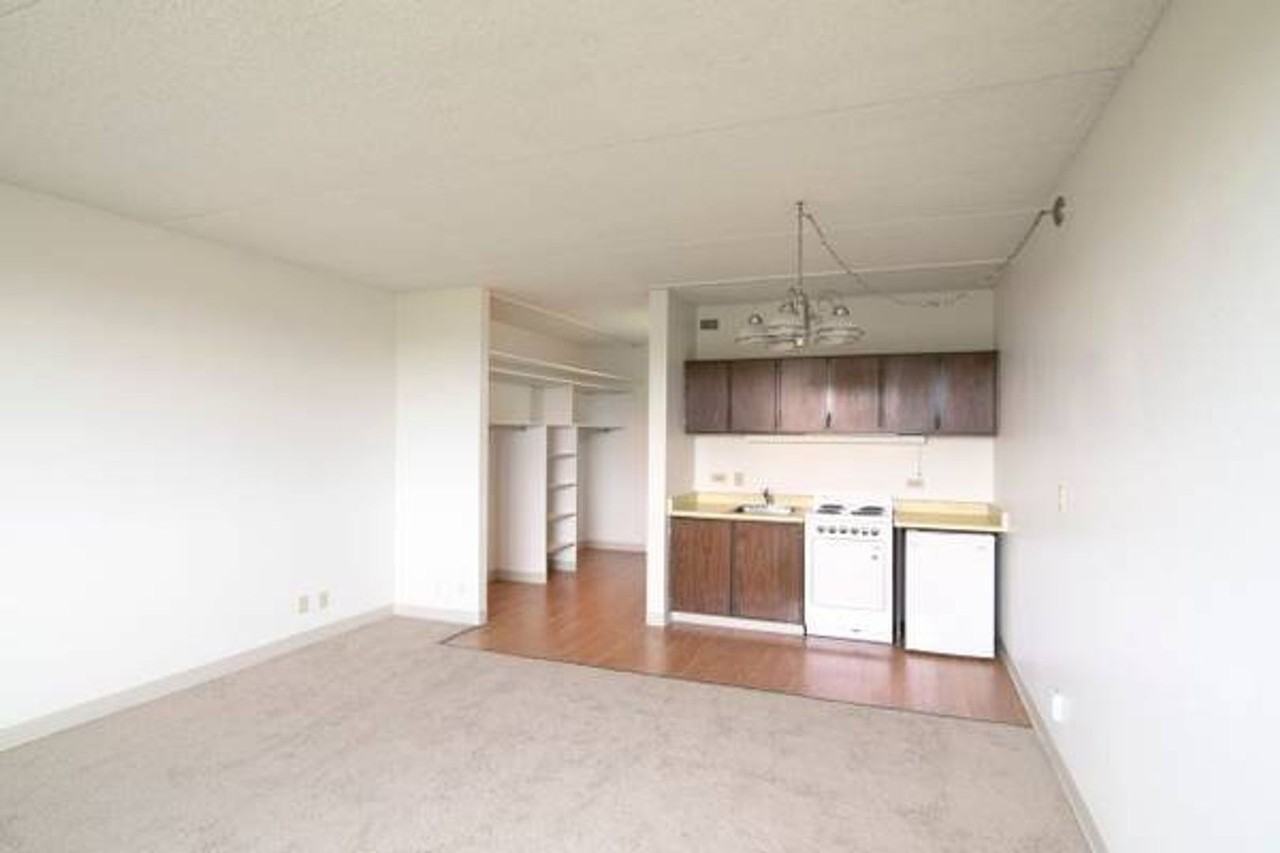 Life Manor Parkside - Photo 3 of 16