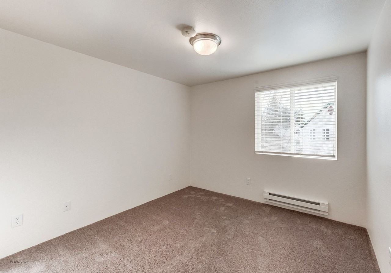 Up to 8 - Photo 7 of 36