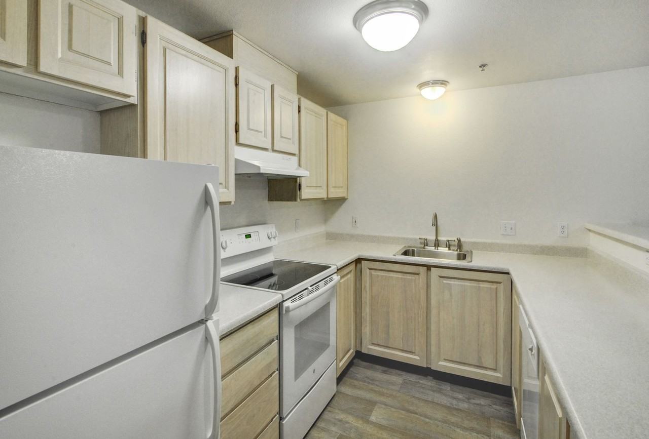 Up to 8 - Photo 2 of 27