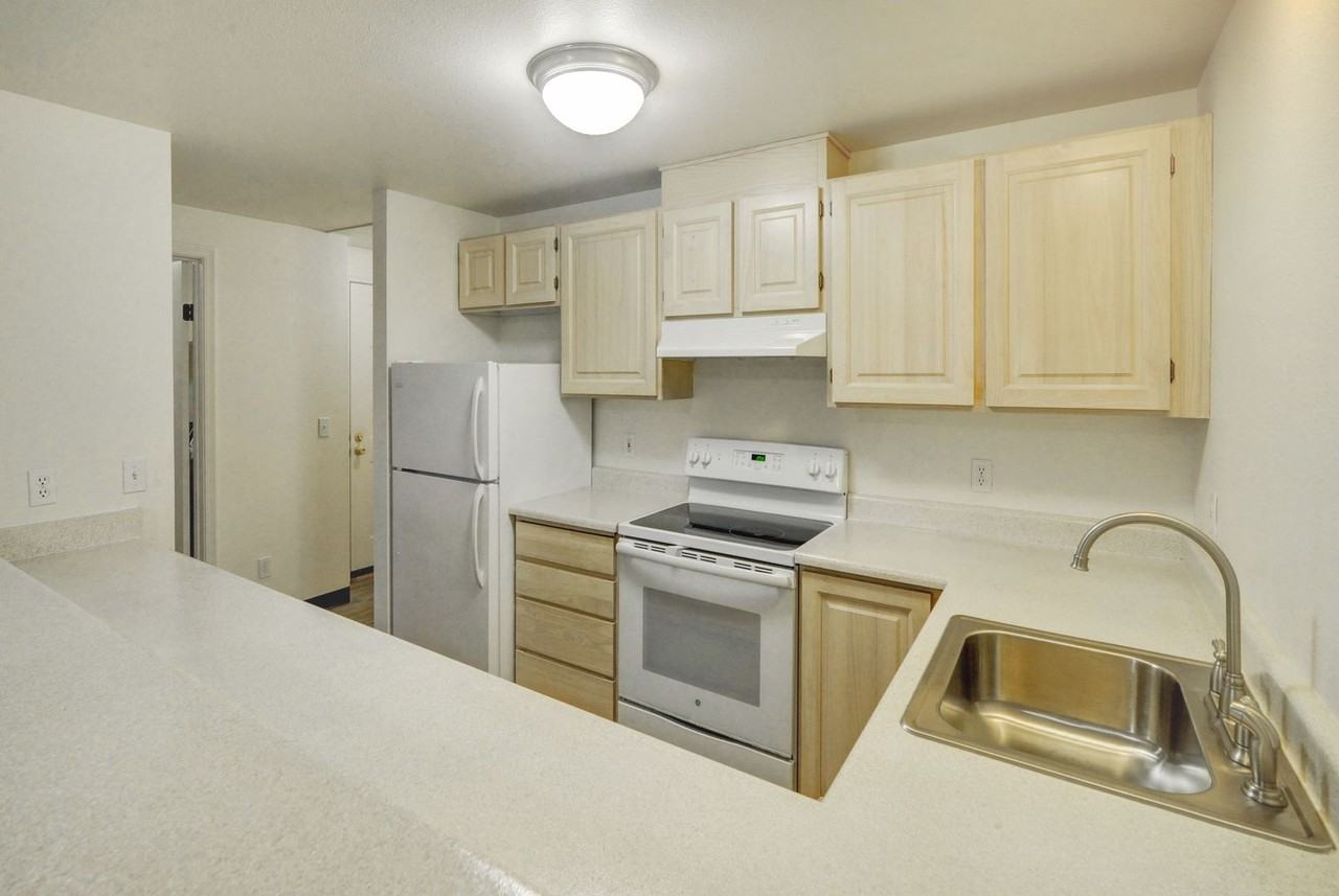 Up to 8 - Photo 3 of 27