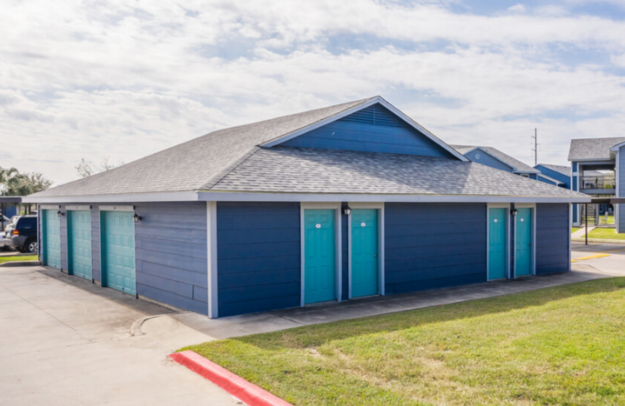 Stoneleigh Apartment Homes - Photo 4 of 50