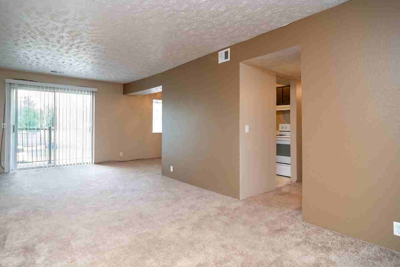 800 N 34th St #19 - Photo 4 of 9
