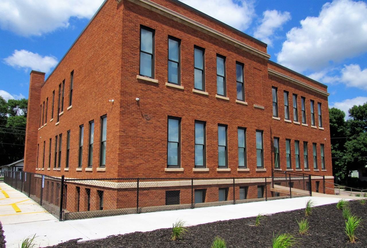 Everett School Apartments - Photo 3 of 13