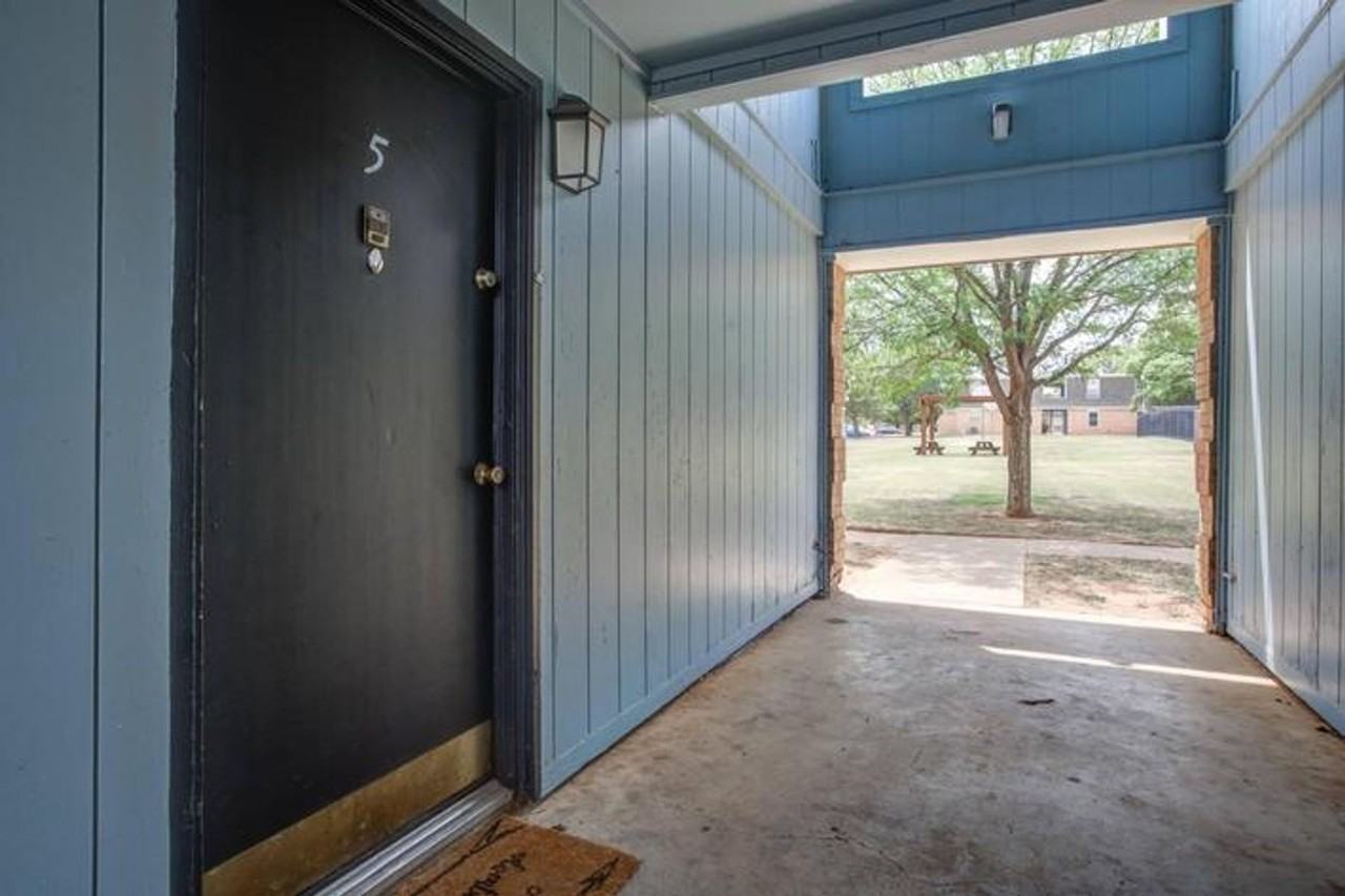 Lakeway Apartments - Photo 3 of 31