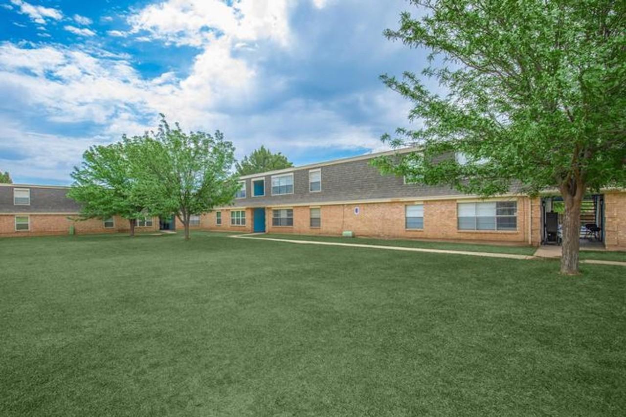 Lakeway Apartments - Photo 7 of 31