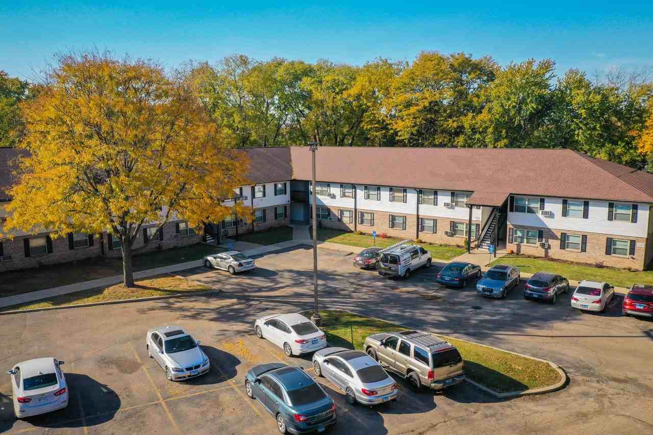 Hershey Manor Apartments - Photo 2 of 32