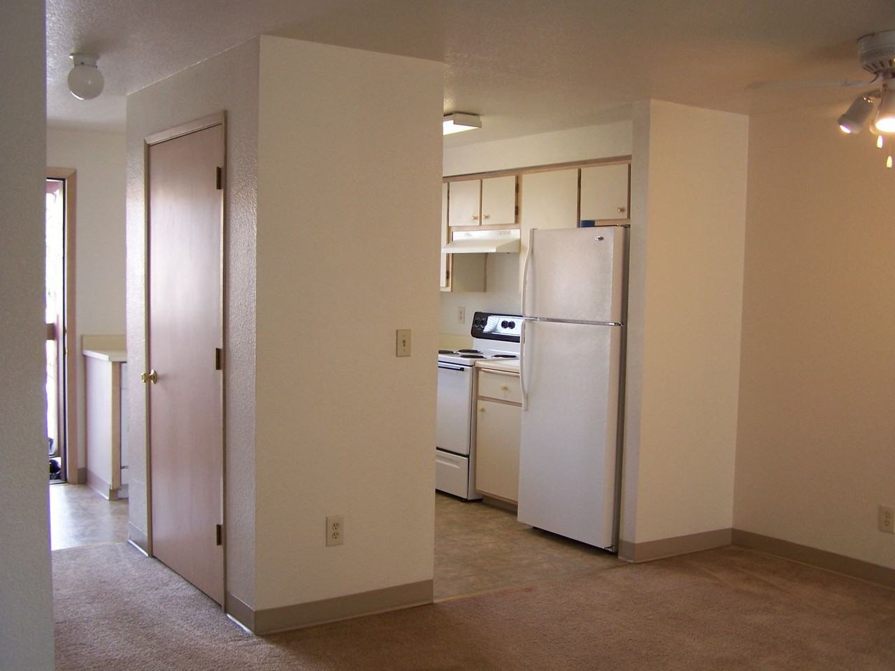 Large 2 Bedroom Apt Living, Located in the Center of Vancouver, WA! - Photo 4 of 20