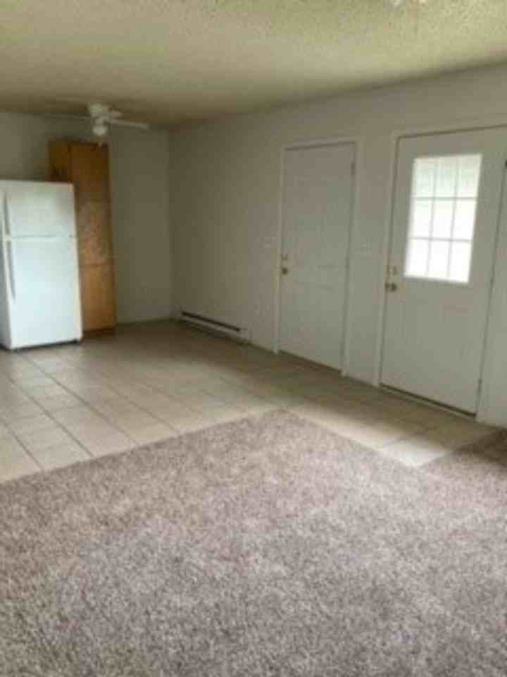 Plaza Heights - Photo 5 of 42