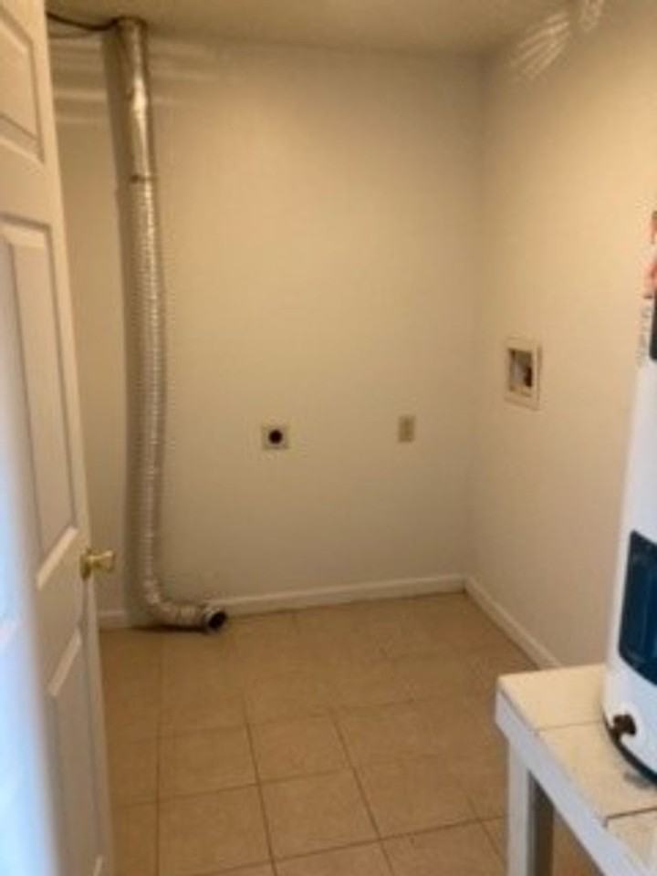 Plaza Heights - Photo 7 of 42