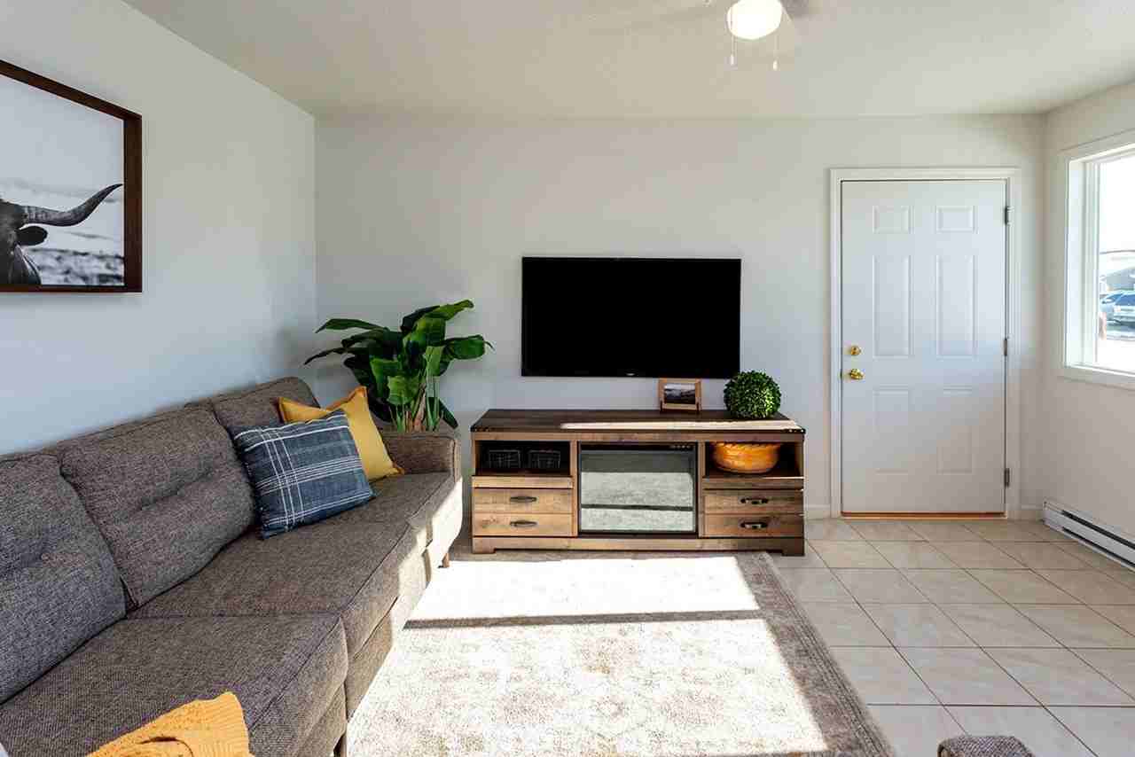 Yellowbanks - Photo 7 of 50