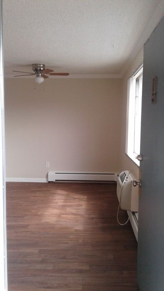 2nd Months rent is FREE, $250.00 off 1st month rent! Wedgwood Apartments - Photo 3 of 10
