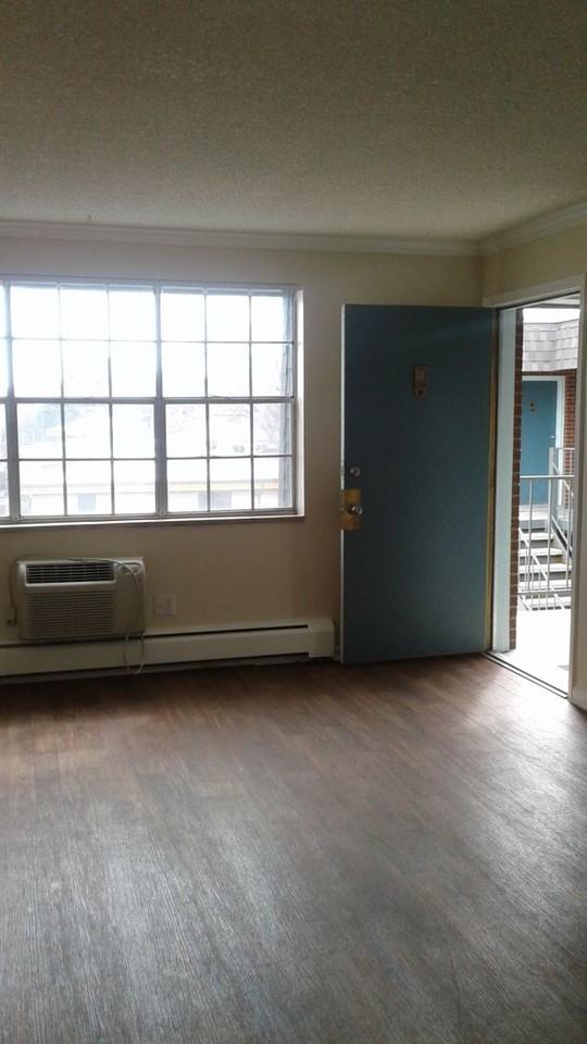 2nd Months rent is FREE, $250.00 off 1st month rent! Wedgwood Apartments - Photo 4 of 10