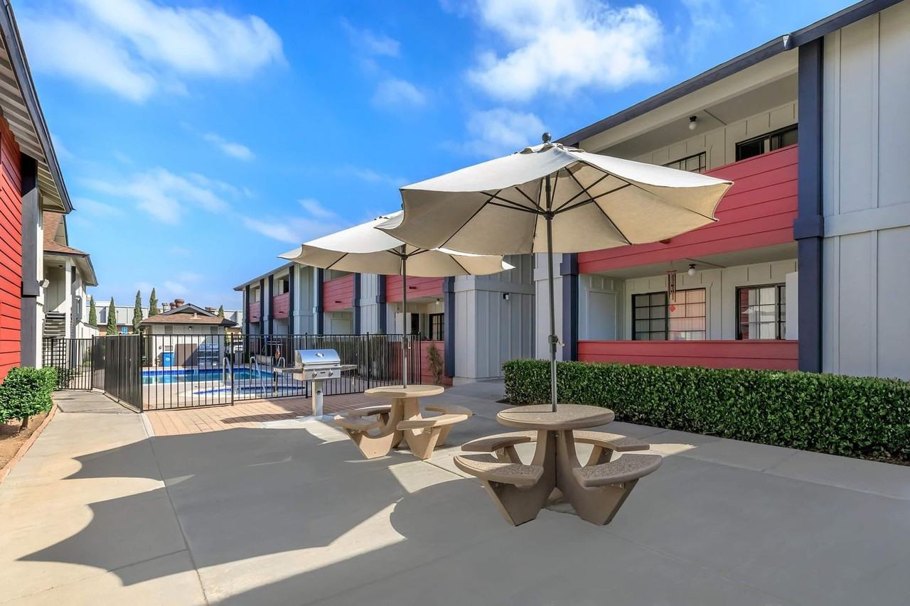 Hollister Creek Apartments - Photo 2 of 13