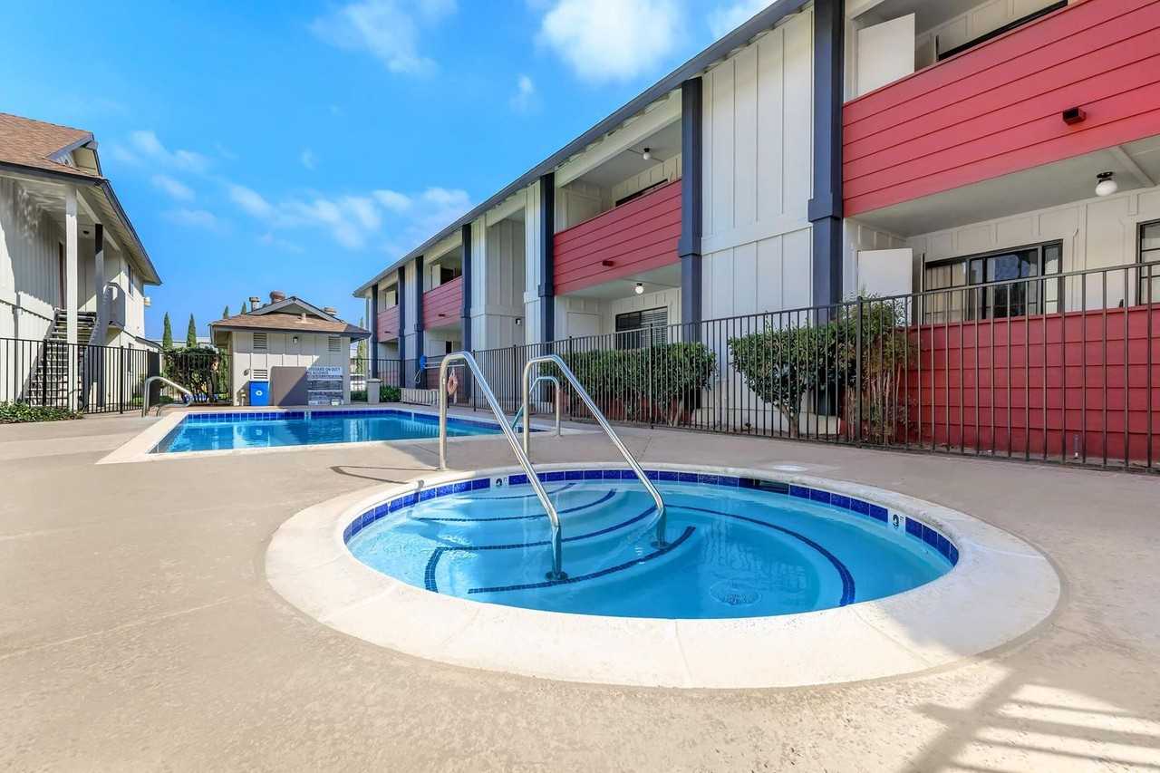 Hollister Creek Apartments - Photo 4 of 13