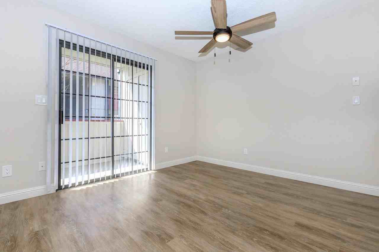 Hollister Creek Apartments - Photo 6 of 13