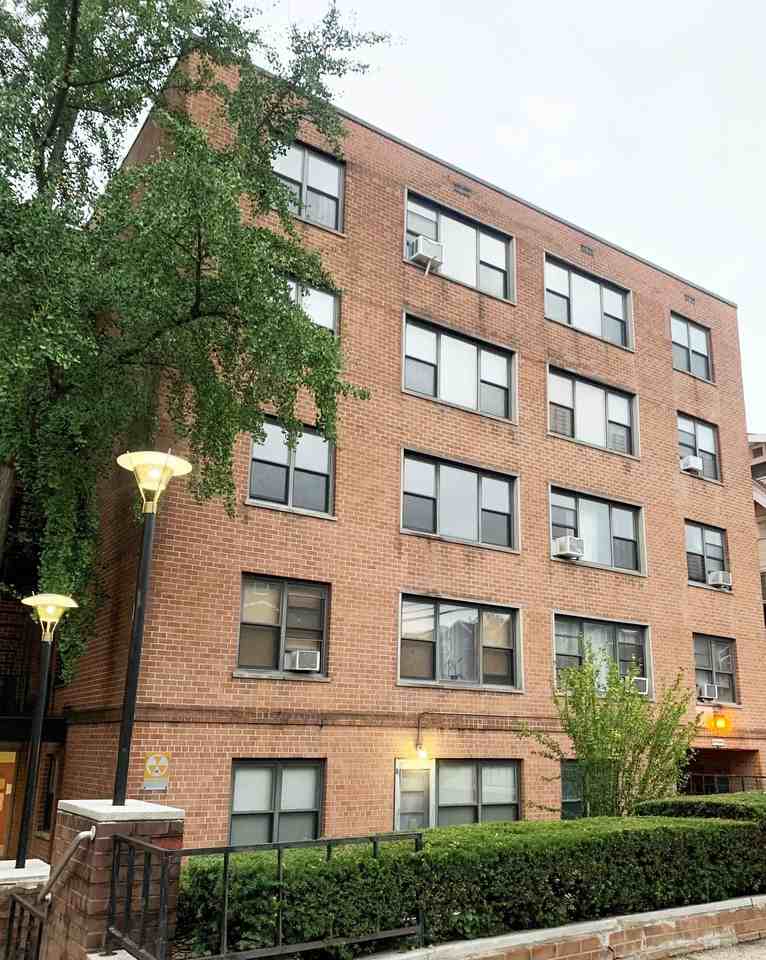 Martin Manor Apartment Homes - Photo 2 of 22