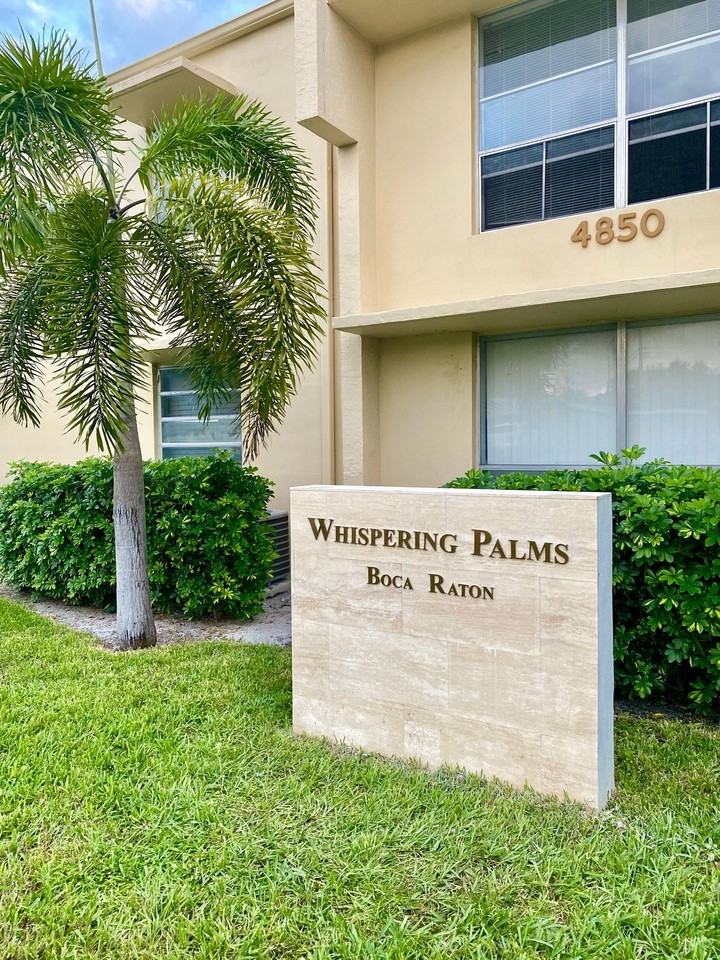 Whispering Palms Apartment Homes - Photo 7 of 25