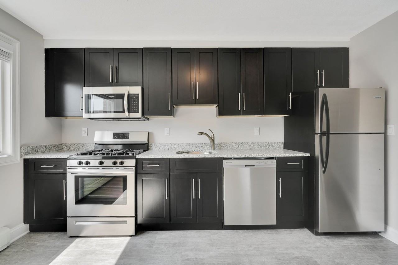 3 Bedford LLC - Photo 2 of 44