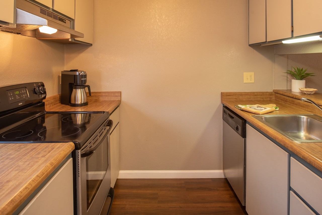 Victorian Villas Apartments - Photo 5 of 27