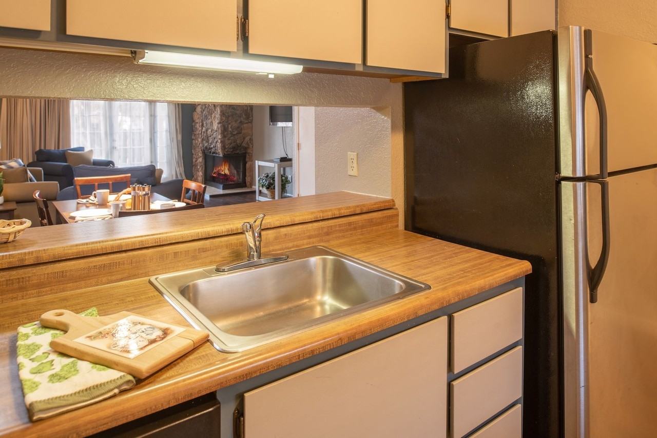 Victorian Villas Apartments - Photo 6 of 27