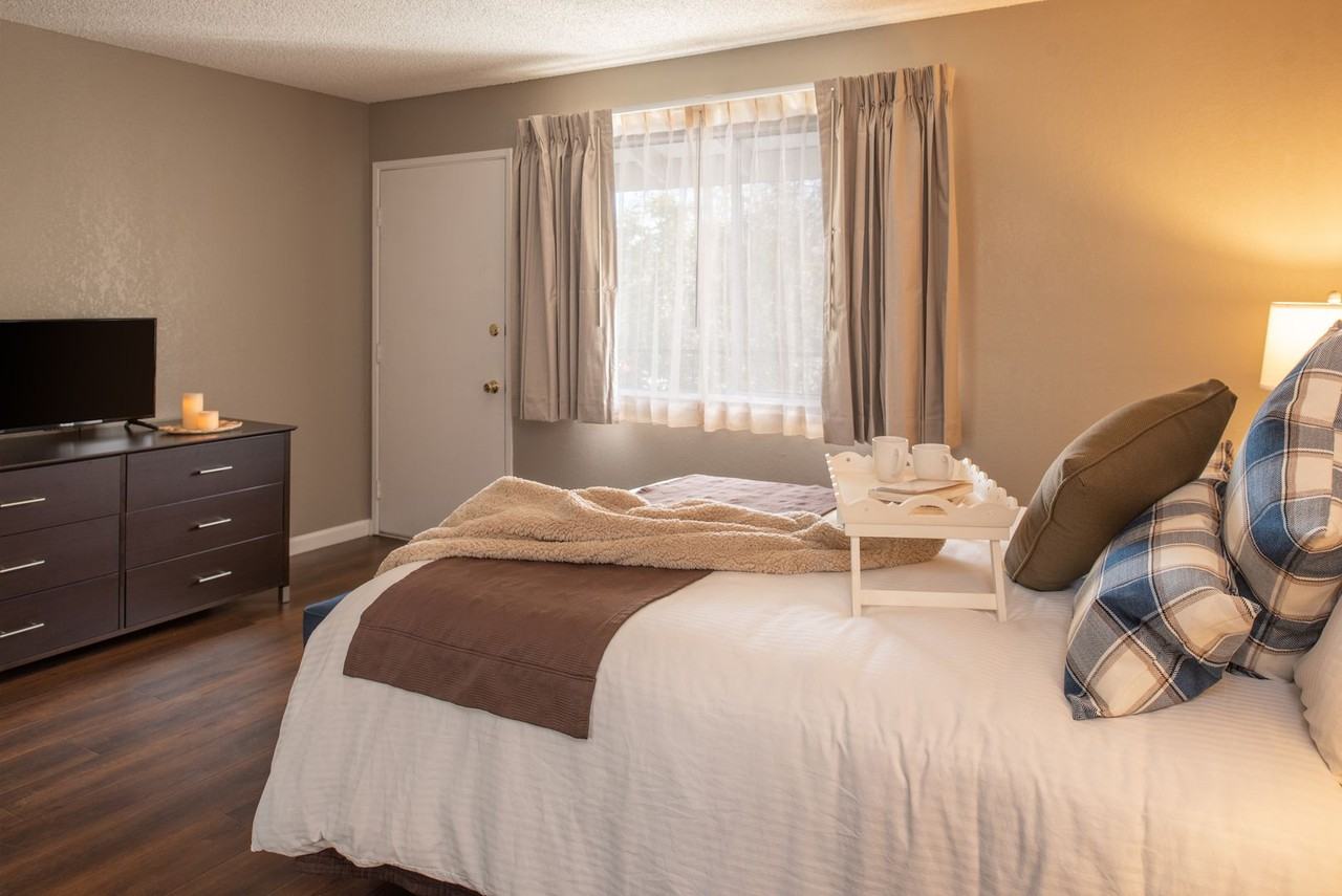 Victorian Villas Apartments - Photo 6 of 26