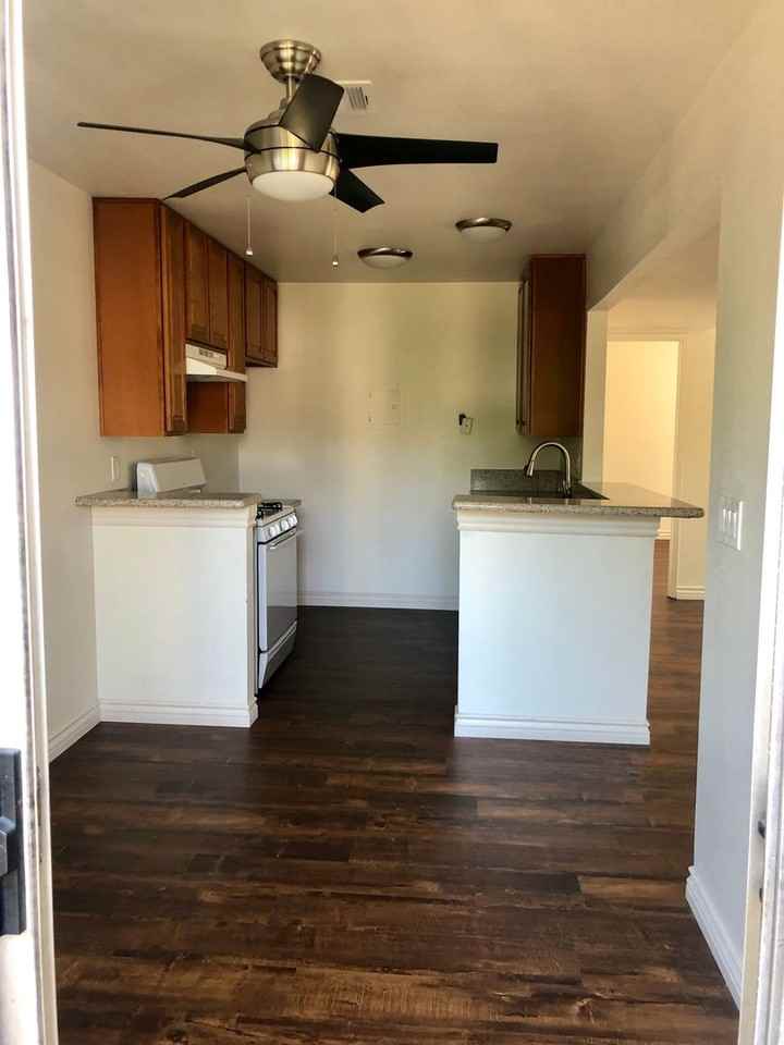 371 N. Powell Ave - Photo 3 of 30
