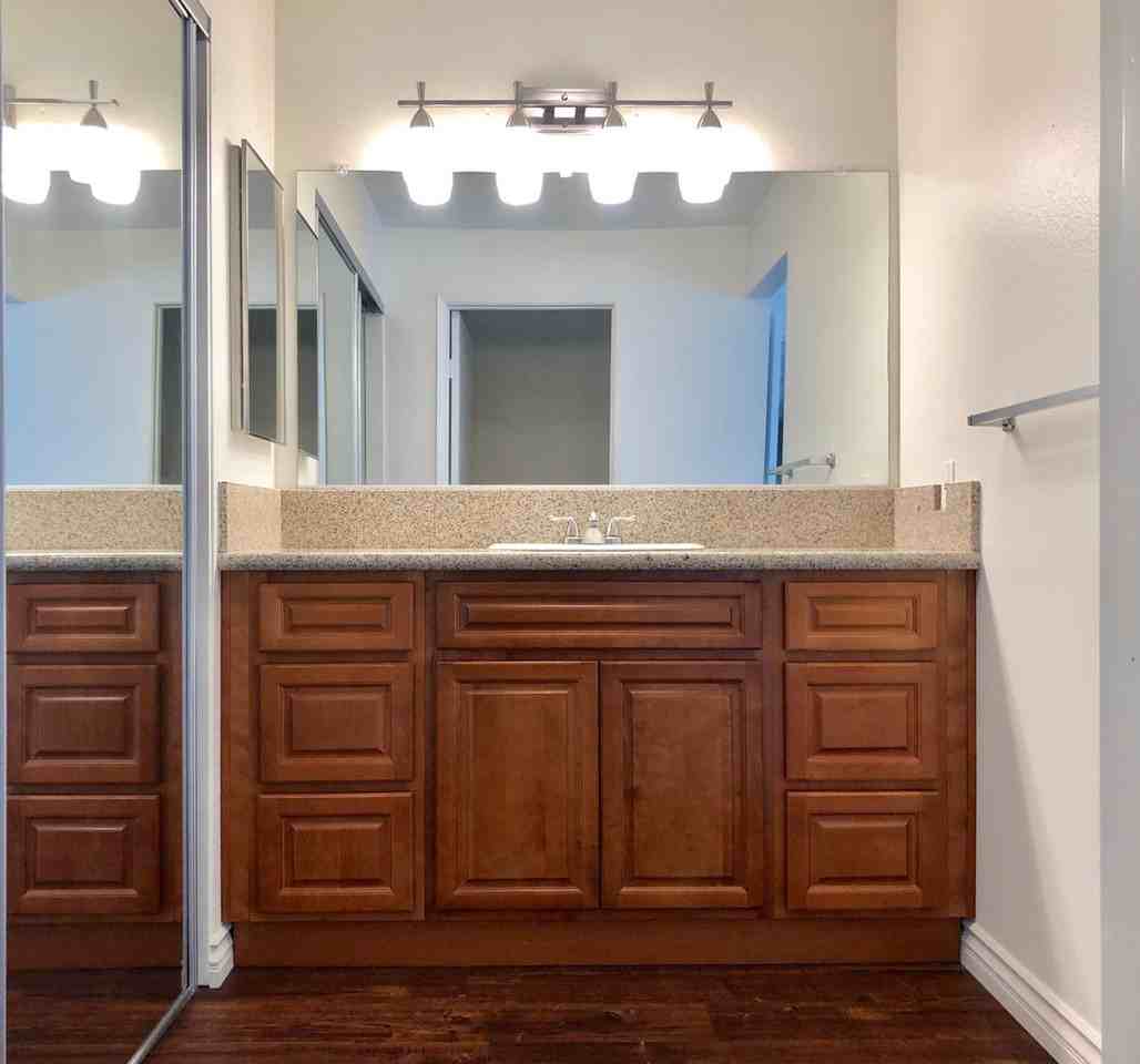 371 N. Powell Ave - Photo 7 of 30