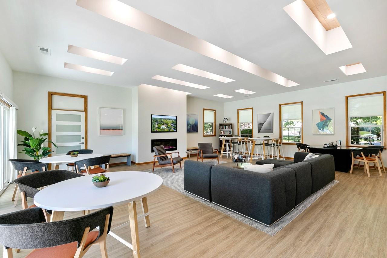 Manor House Apartments - Photo 3 of 28