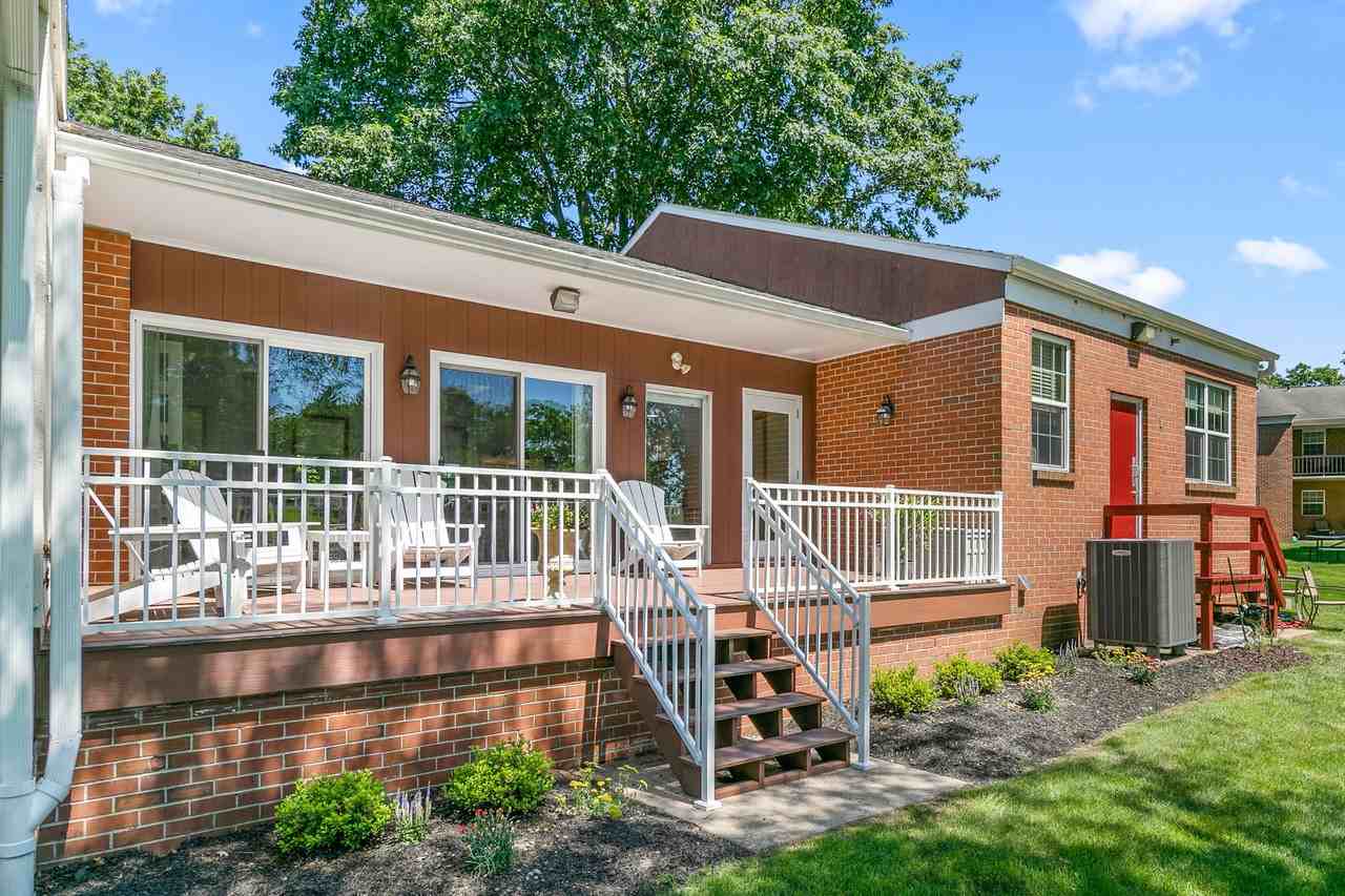 Manor House Apartments - Photo 6 of 28