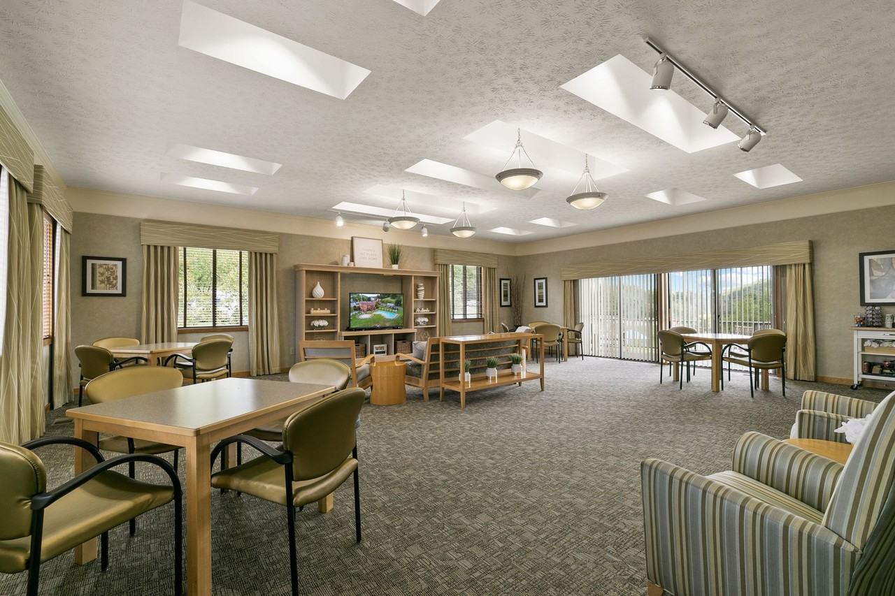 Roxalana Hills Apartments - Photo 3 of 19