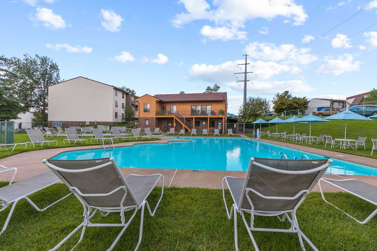 Roxalana Hills Apartments - Photo 5 of 19