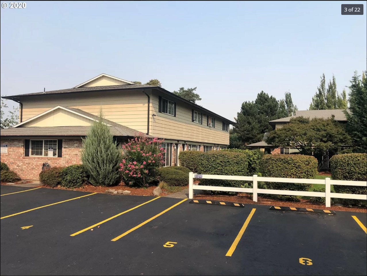 Manor Townhomes - Photo 3 of 11