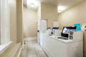 featured image of 117 N 5th St