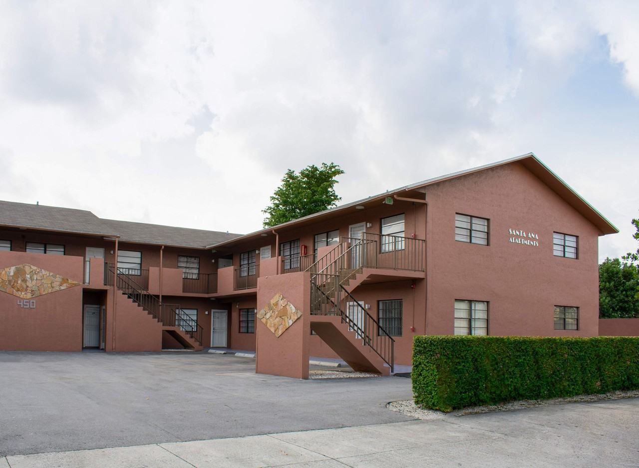 Eastland Manor - Photo 4 of 9