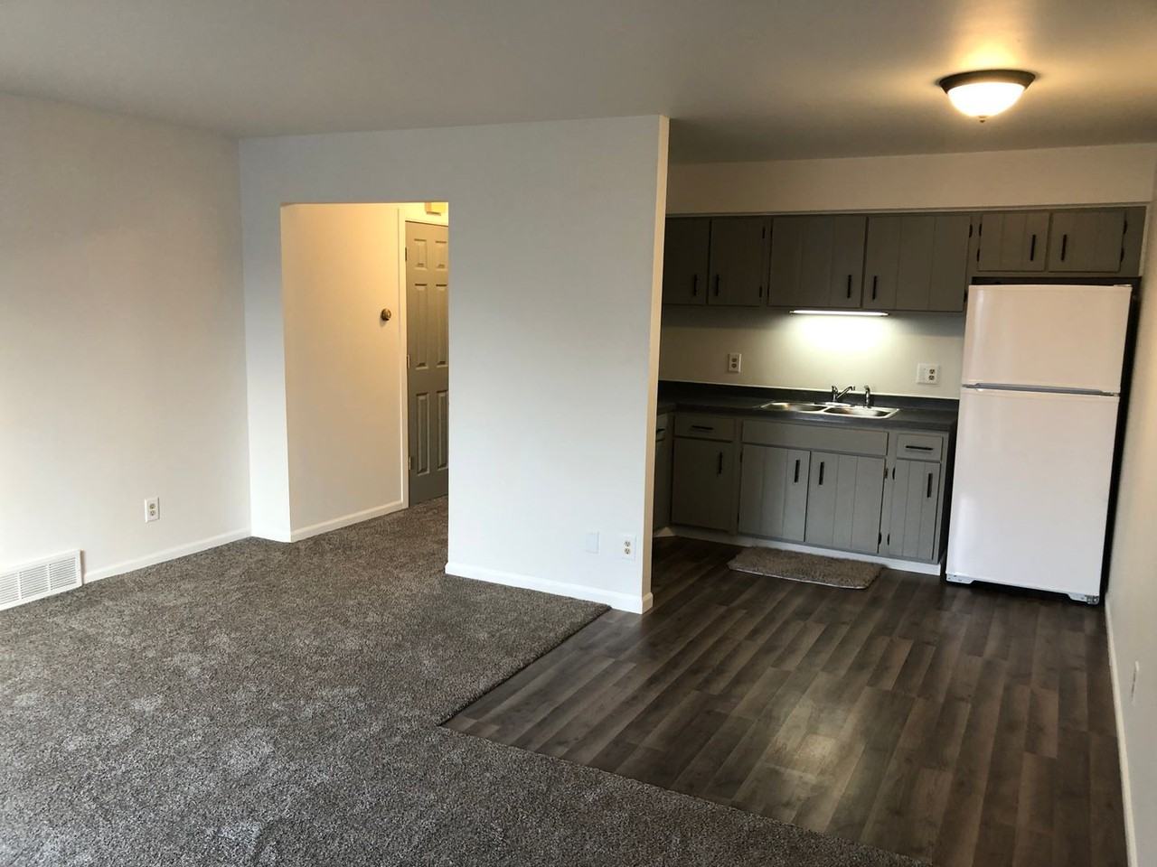 Riverview Apartments - Photo 7 of 44