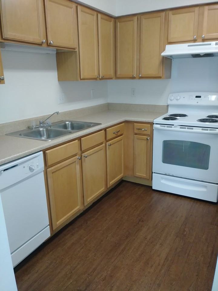 185 - COUNTRY VIEW APARTMENTS - Photo 5 of 50