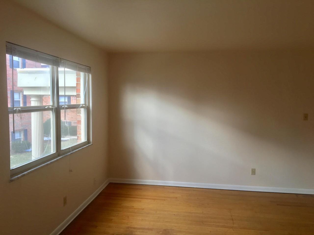 920 E MARKWOOD AVENUE - Photo 2 of 10