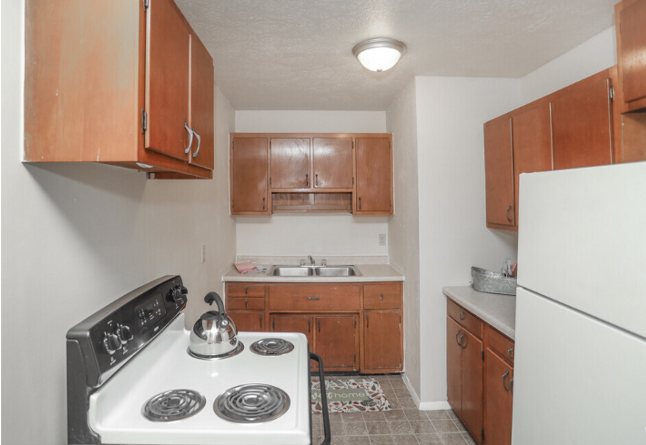 60 - ADDISON APARTMENTS - Photo 4 of 18