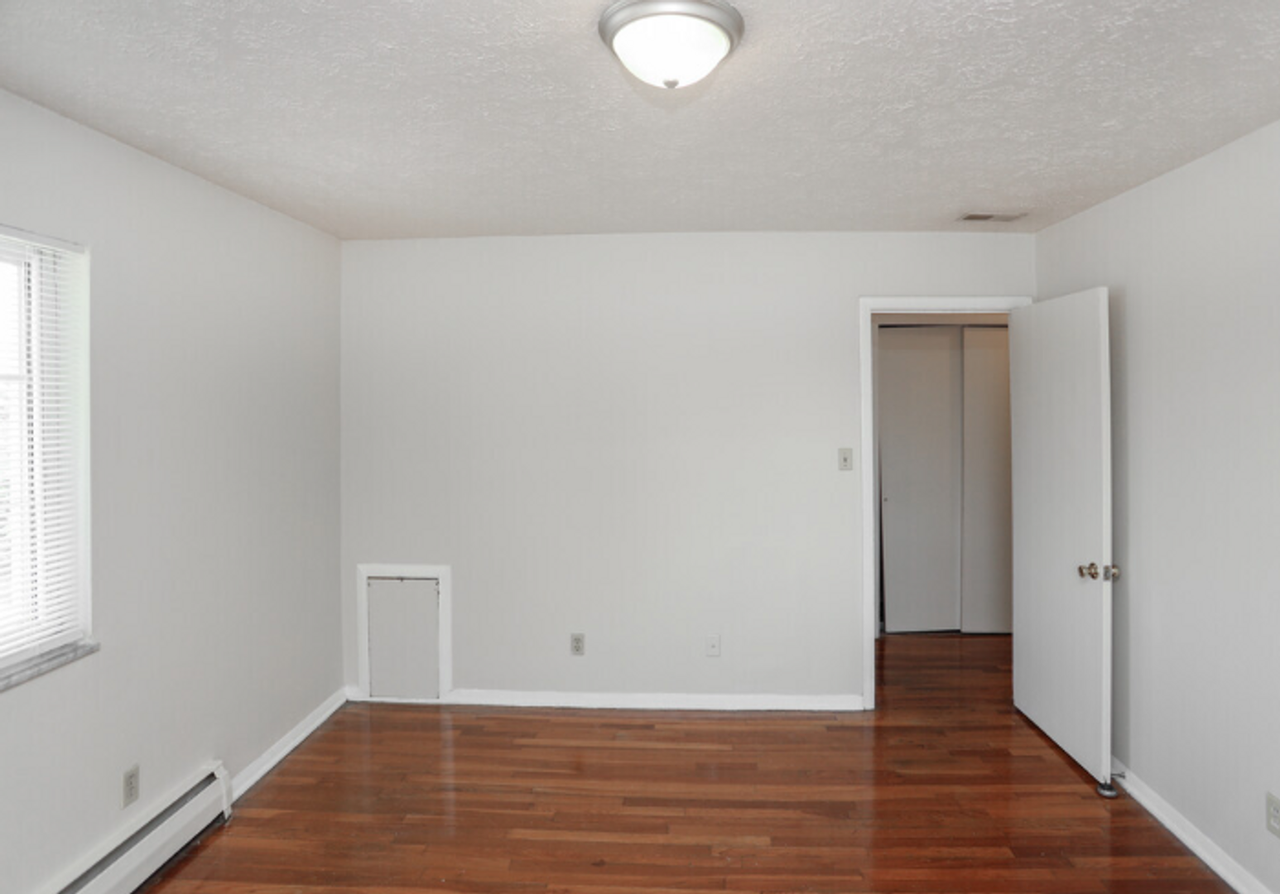 60 - ADDISON APARTMENTS - Photo 7 of 18
