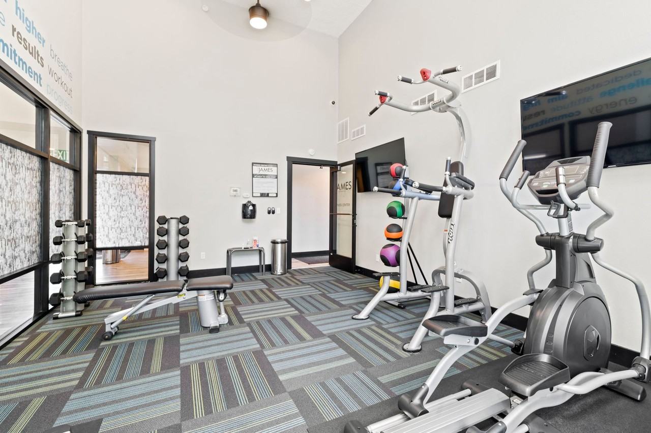 James Apartment Homes – Apartments in Lakewood, WA - Photo 4 of 30