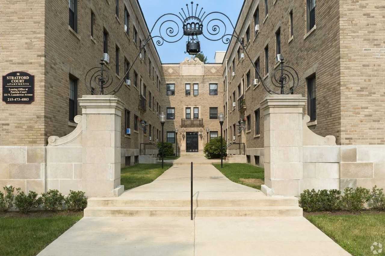 Stratford Court Apartments - Photo 3 of 23