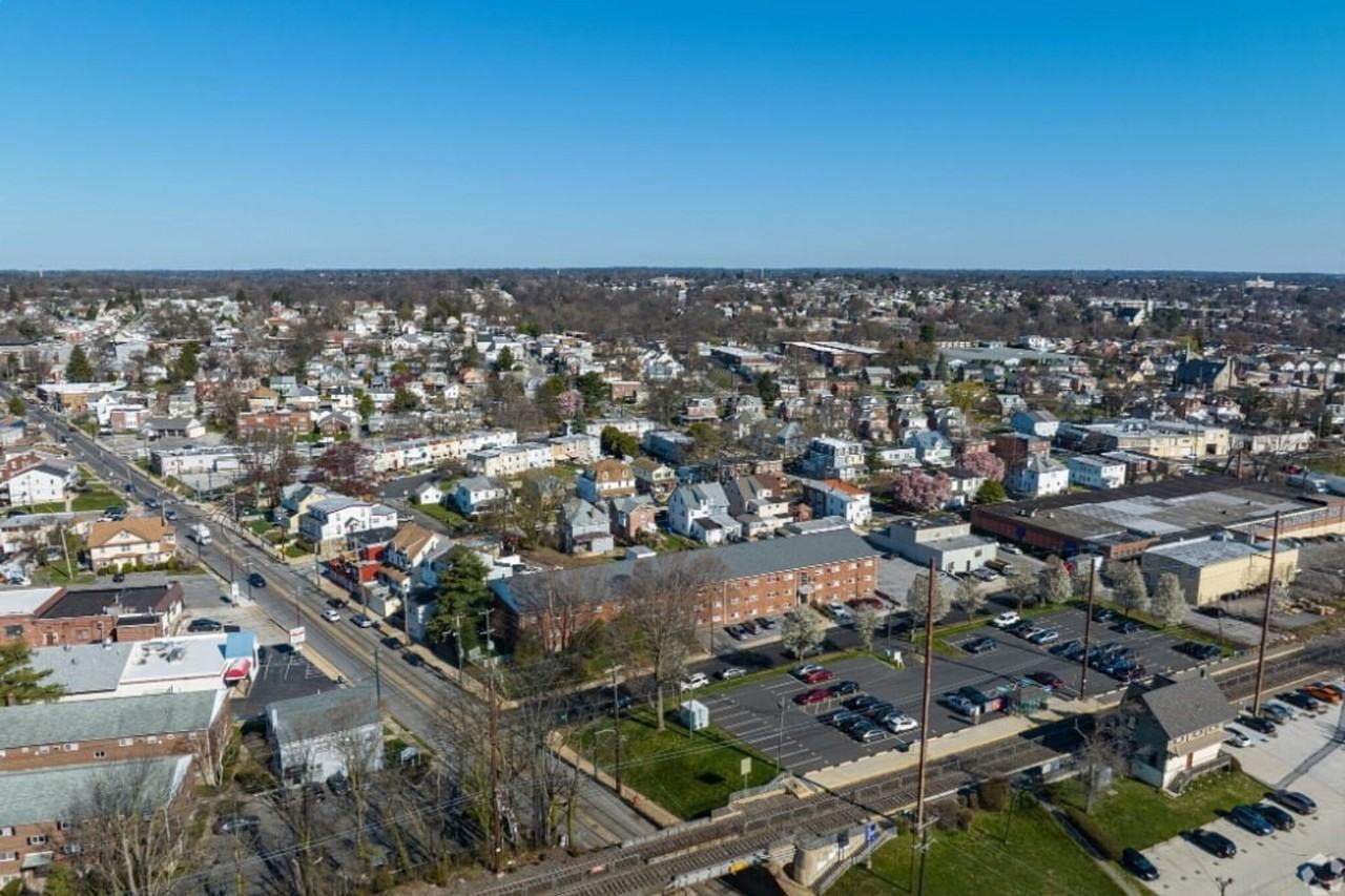 Jefferson Court Apartments - Photo 3 of 3