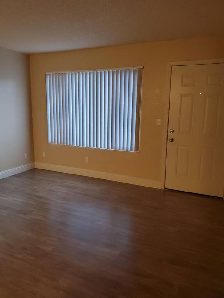 Spacious One Bedroom - Photo 6 of 10