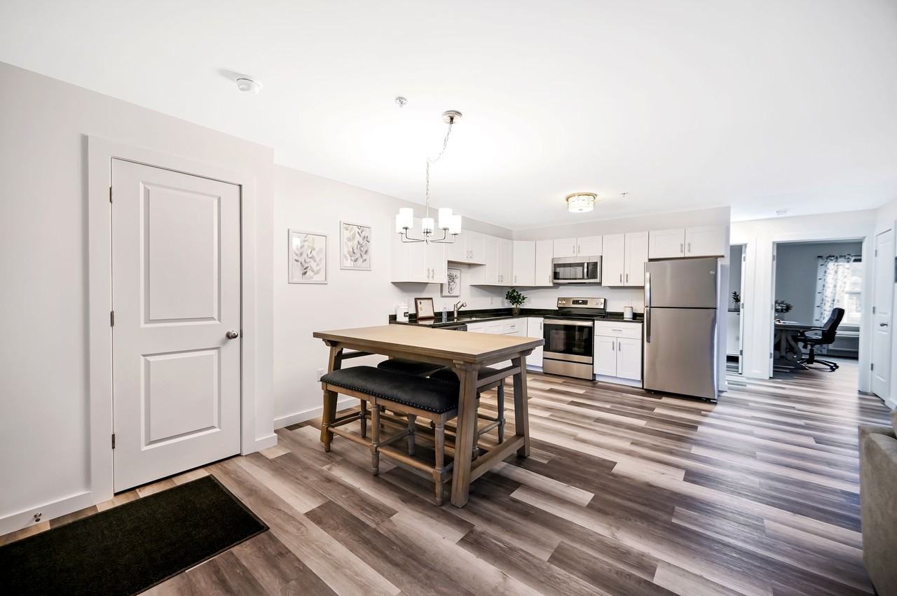 Modern Spacious Apartments - Photo 2 of 50