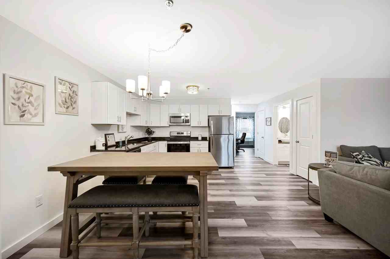 Modern Spacious Apartments - Photo 3 of 50