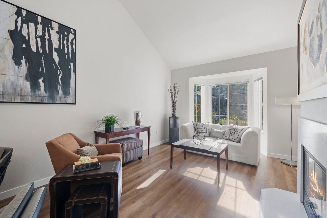 Water's Edge Townhomes - Photo 4 of 34