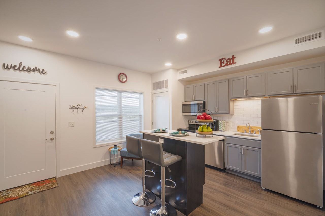 Bend Apartments - Photo 7 of 50